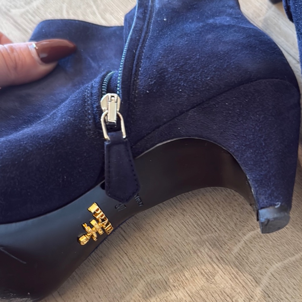 Elegant Navy Women's Ankle Boots - Picture 2 of 8